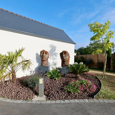 Villa 75m2 Avec Piscine Et Jacuzzi Prives, Sauna Et Home-cinema A 800m Des Commodites *