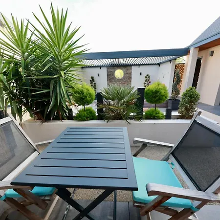 75m2 Avec Piscine Et Jacuzzi Prives, Sauna Et Home-cinema A 800m Des Commodites וילה *