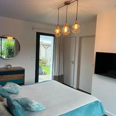 75m2 Avec Piscine Et Jacuzzi Prives, Sauna Et Home-cinema A 800m Des Commodites וילה La Baule