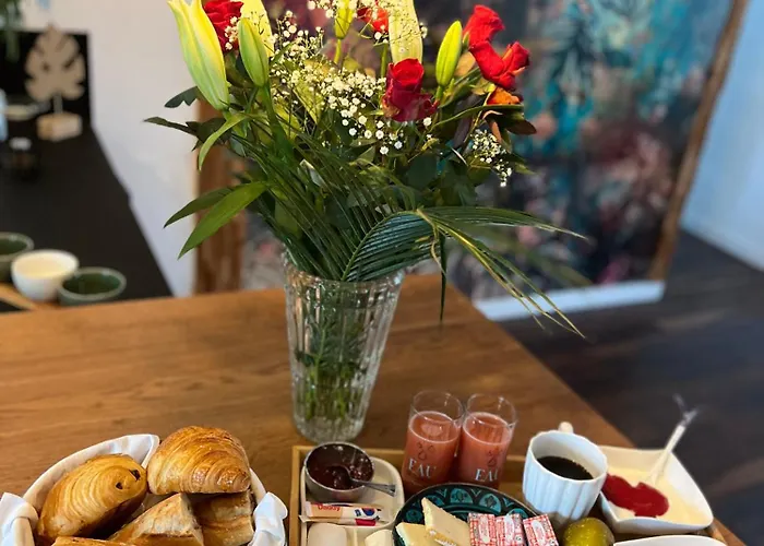 75m2 Avec Piscine Et Jacuzzi Privés, Sauna Et Home-cinéma à 800m Des Commodités