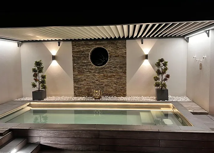 75m2 Avec Piscine Et Jacuzzi Privés, Sauna Et Home-cinéma à 800m Des Commodités * La Baule-Escoublac